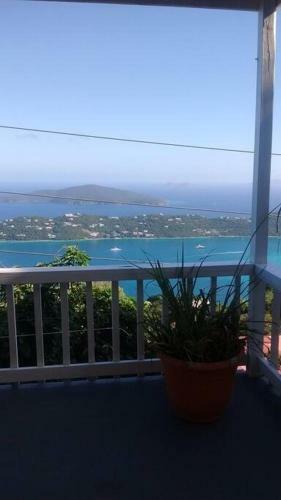 Hostal Relaxing Caribbean Place We Call Full Moon