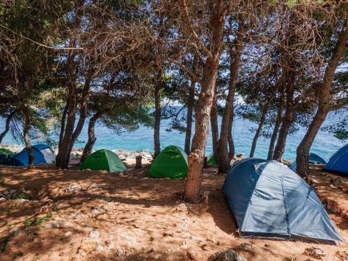 The Sea Cave Camping