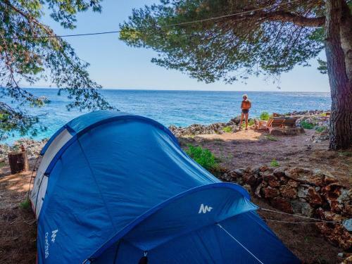 The Sea Cave Camping