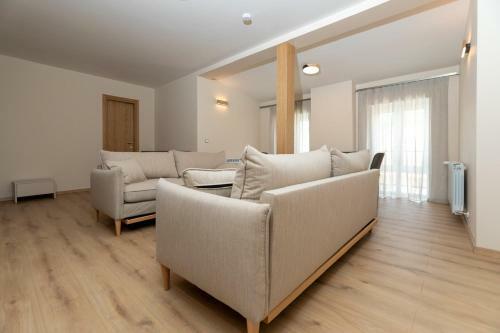 Hostal ???????? ?????? ???????? ?????? / Luxury Studios ?the Old Batak?