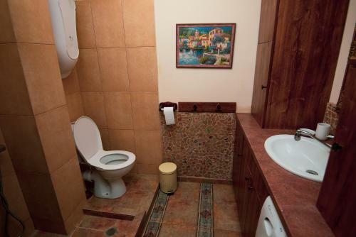 Space Of Arts - Two-bedroom Apartment With Balcony
