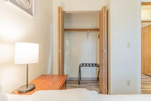 Hostal Centrally Located Coffee Bar And Comfort