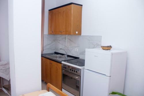 Hostal Rent Rooms Villa Ismolli