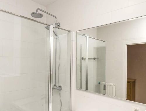 Apartment In Brussels, Degroux By Homenhancement Sa