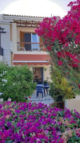 House In Eva Gardens With Pool And Garden