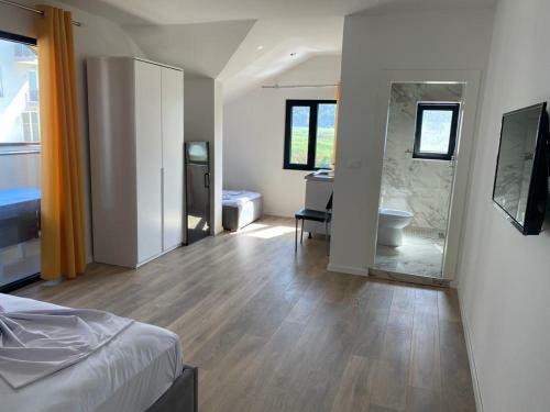 Hostal Vila Lazri