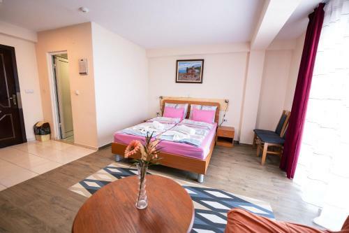 Bed & Breakfast Hotel Holiday-m