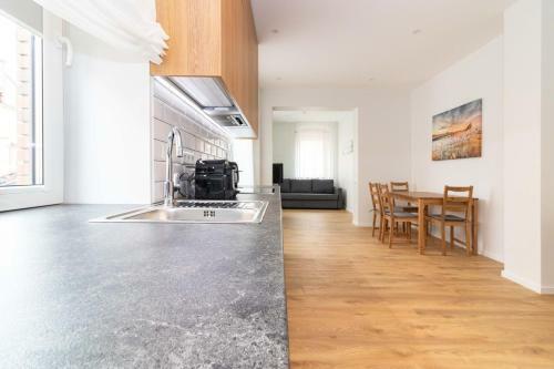 Top Street One Apartments, By Cohost
