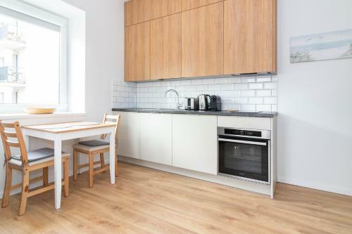 Top Street One Apartments, By Cohost