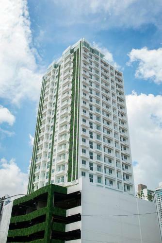 Hotel MH By The Sands
