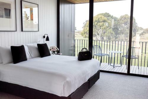 Hotel Accommodation @ Curlewis