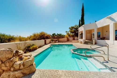 Skyline Foothills Retreat