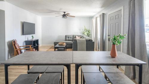 Wanderjaunt - Cozy 2br Apartment In Scottsdale