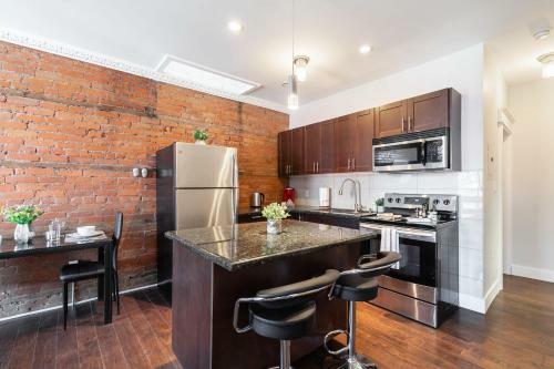 Upscale 2br With King Bed - Boutique Apartment - Prime Location