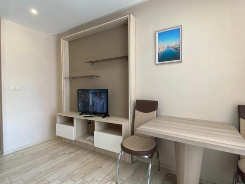 Sea View One Bedroom Apartment In Paradiso Complex 102