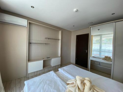 Sea View One Bedroom Apartment In Paradiso Complex 102