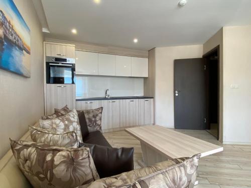 Sea View One Bedroom Apartment In Paradiso Complex 102