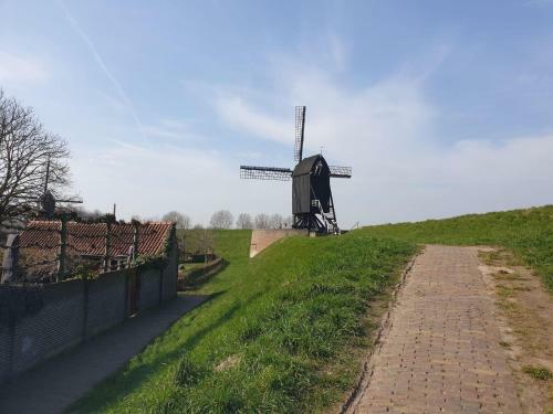 Cosy Tent Lodge In Genderen With Garden