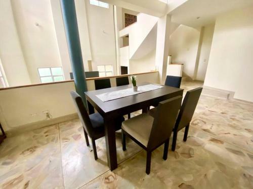 Casa Con Parking Y Terraza En Sector Exclusivo