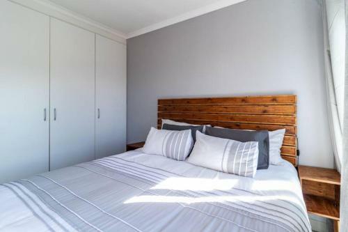 Cozy All-in-one Ocean View Apartment