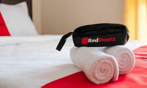 Hotel Reddoorz Plus @ Taman Madiun