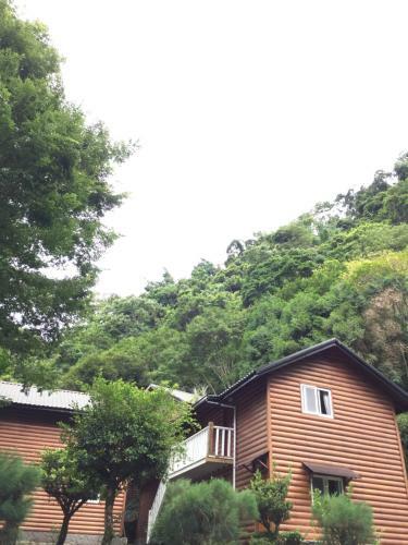 Teng-long Hot Spring Village