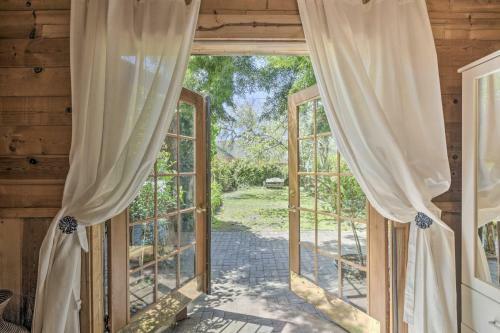 Apartamento Enchanting Studio With Garden About 1 Mi To Beach!