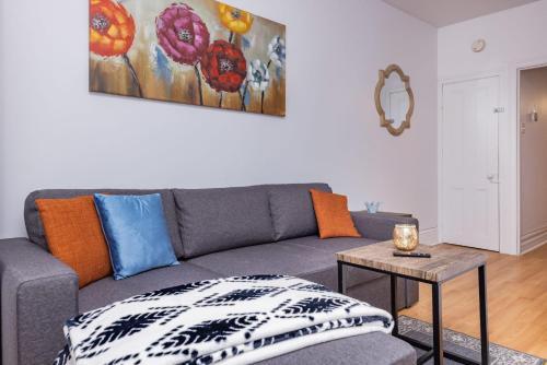 Apartamento Cozy & Warm - 2br Apt With King Bed - Steps From Byward Market