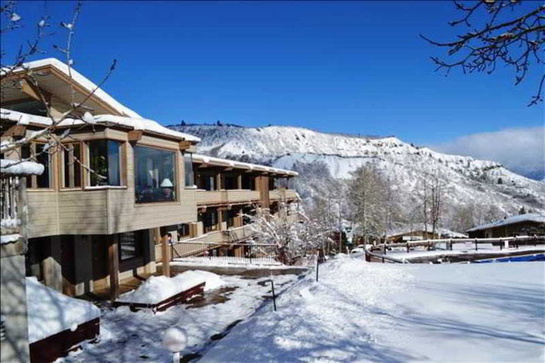 Hotel Pokolodi Lodge