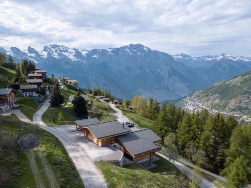 Crystal de Neige Luxury Chalet Spa & Jacuzzi