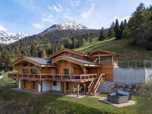 Crystal de Neige Luxury Chalet Spa & Jacuzzi