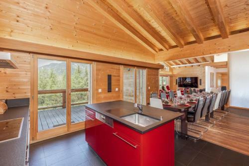 Crystal de Neige Luxury Chalet Spa & Jacuzzi