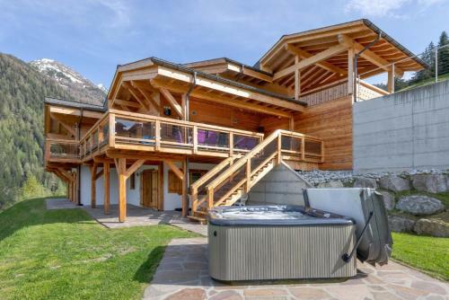 Crystal de Neige Luxury Chalet Spa & Jacuzzi