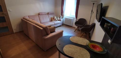 Apartm�ny U Hotelu Thermal Kv