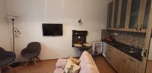 Apartm�ny U Hotelu Thermal Kv