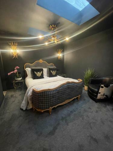 21 Luxury Apartment