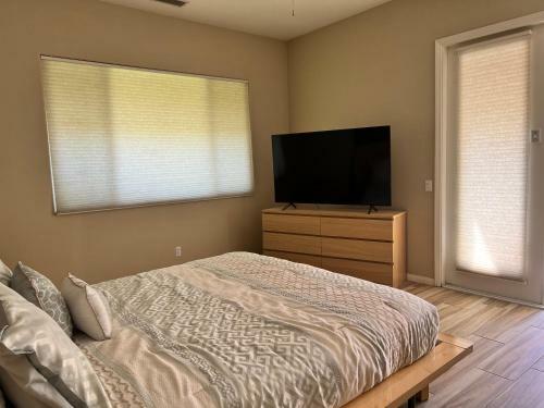 Art Lover's Paradise In Rancho Mirage!