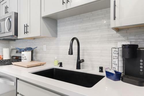 Villa New Luxury 1 Br Guest Suite, W/kitchen, Pvt
