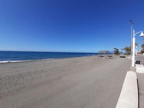 Apartamento Acogedor Bajo A 30 Metros de La Playa