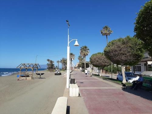 Apartamento Acogedor Bajo A 30 Metros de La Playa