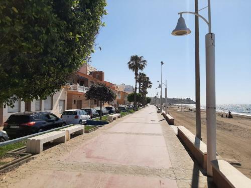 Apartamento Acogedor Bajo A 30 Metros de La Playa