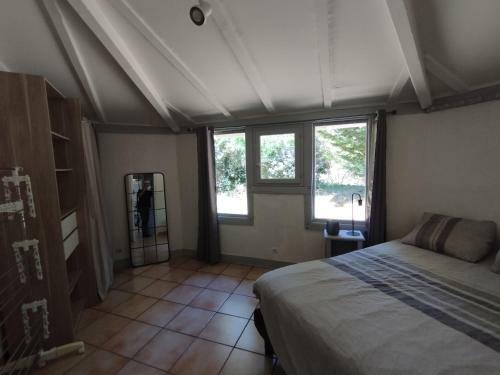 Maison Atypique Dans Un Endroit Calme Arbor�