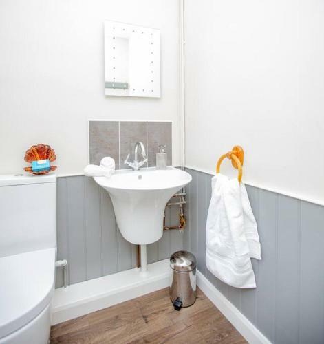 Heathfield Cottage- A Little Gem In The Cotswolds