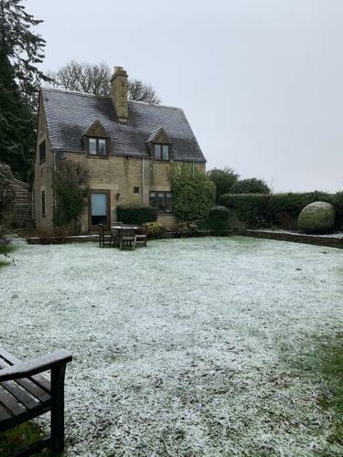 Heathfield Cottage- A Little Gem In The Cotswolds