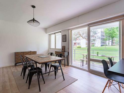 Apartment Biarritz, 3 Bedrooms, 6 Persons - Fr-1-3-553