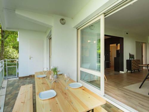 Apartment Biarritz, 3 Bedrooms, 6 Persons - Fr-1-3-553