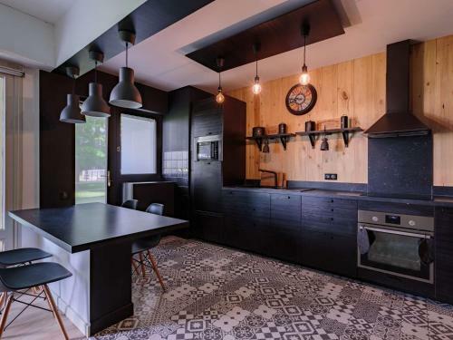 Apartment Biarritz, 3 Bedrooms, 6 Persons - Fr-1-3-553