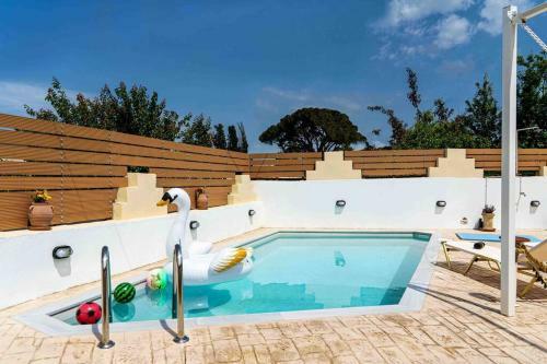 Lovely Renovated Villa With Pool, Up To 9 Persons