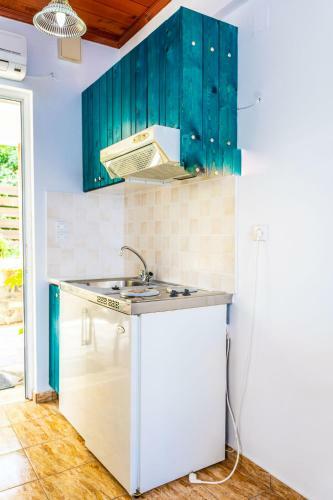 Hostal The Life Suites