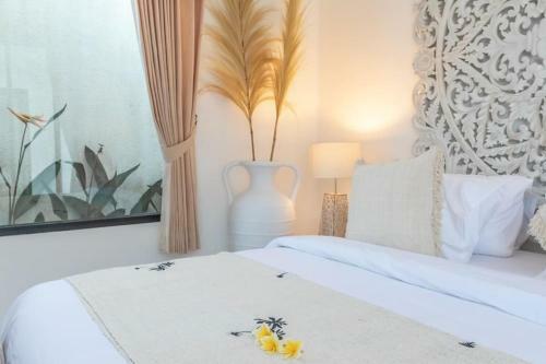 Villa Hakem Elegant And Modern 4 Bedrooms Villa Pool View